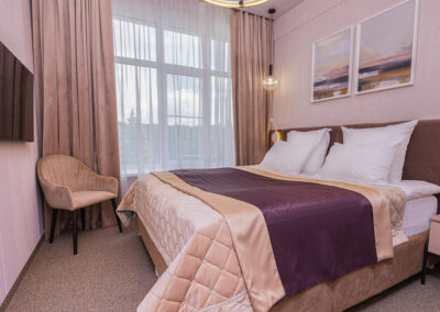 Номер «Люкс Премьер» 2 местный 2 комнатный в санатории Центросоюз в городе Кисловодск - фотография