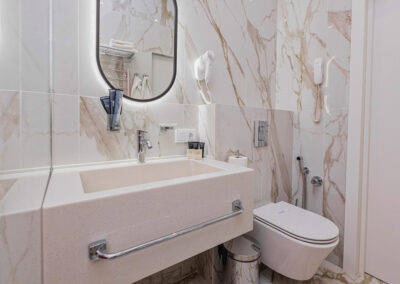 Номер «Люкс Премьер» 2 местный 2 комнатный в санатории Центросоюз в городе Кисловодск - фотография