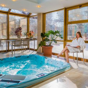 Крытый бассейн в санатории Центросоюз в городе Кисловодске - фотография