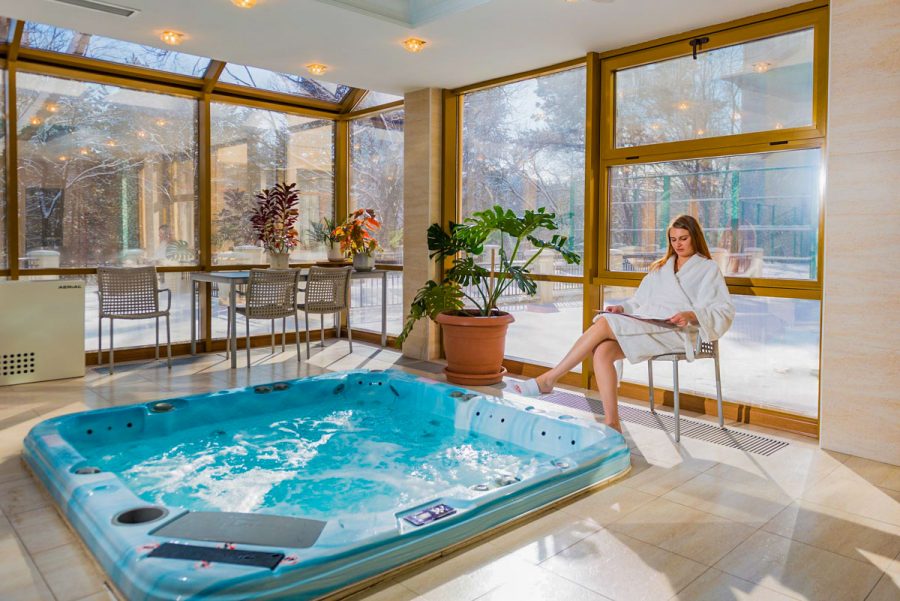 Крытый бассейн в санатории Центросоюз в городе Кисловодске - фотография