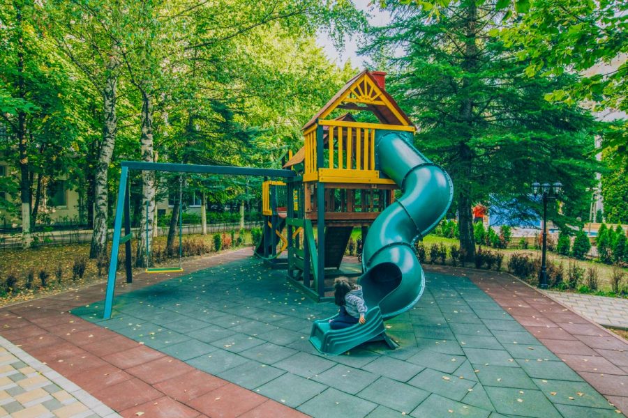 Детская площадка в санатории Центросоюз в городе Кисловодске - фотография