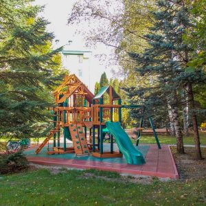 Детская площадка в санатории Центросоюз в городе Кисловодске - фотография