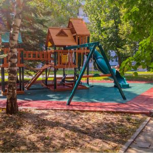 Детская площадка в санатории Центросоюз в городе Кисловодске - фотография