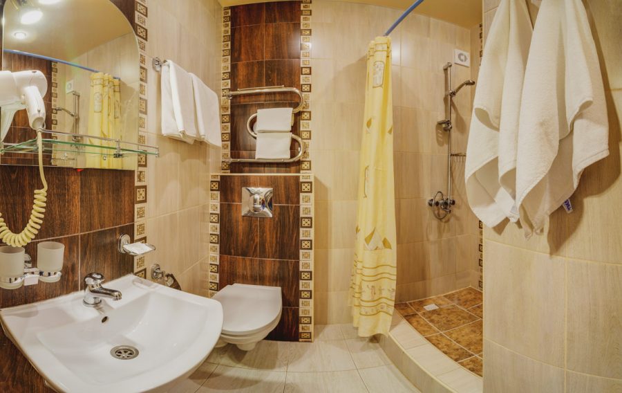 Двухместный стандартный номер в санатории Центросоюз в городе Кисловодске - фотография