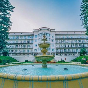 Фасад санатория Центросоюз в городе Кисловодске - фотография