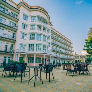 Фасад санатория Центросоюз в городе Кисловодске - фотография