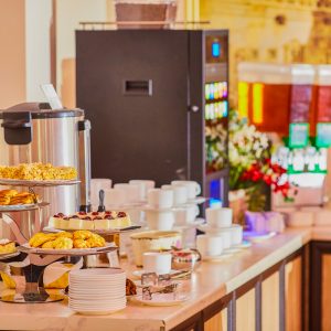 Обеденный зал Гранат в санатории Центросоюз в городе Кисловодске - фотография