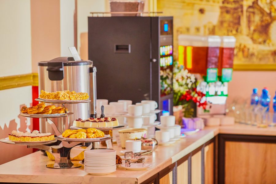 Обеденный зал Гранат в санатории Центросоюз в городе Кисловодске - фотография