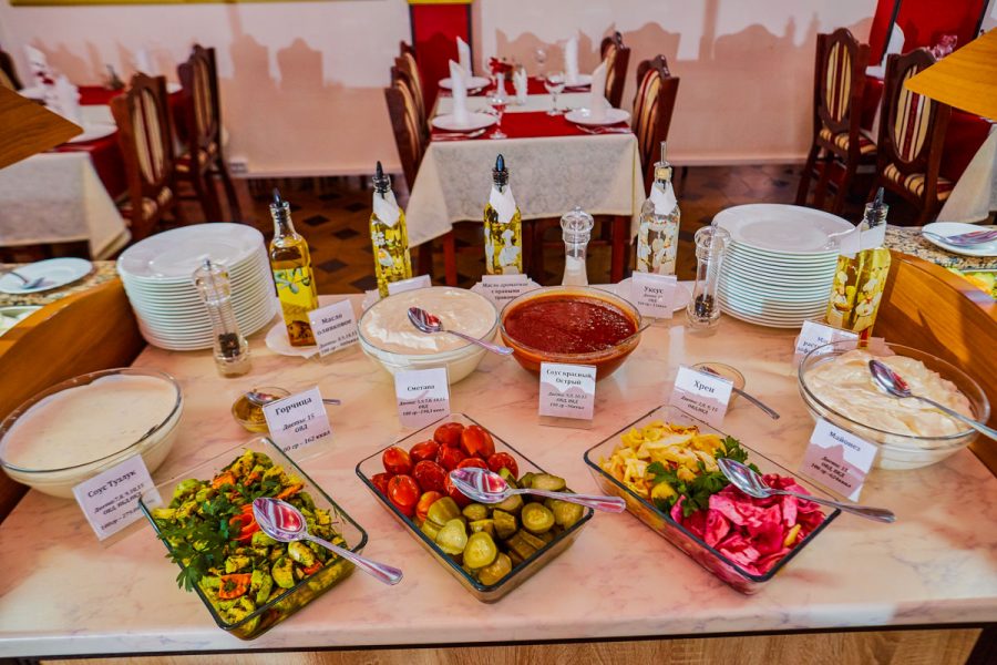 Обеденный зал Гранат в санатории Центросоюз в городе Кисловодске - фотография