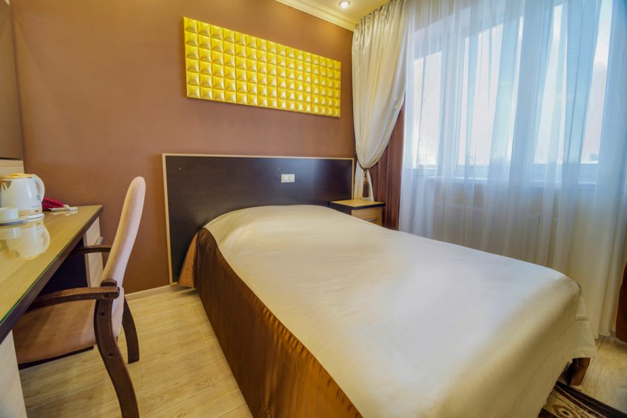 Одноместный стандартный номер в санатории Центросоюз в городе Кисловодске - фотография