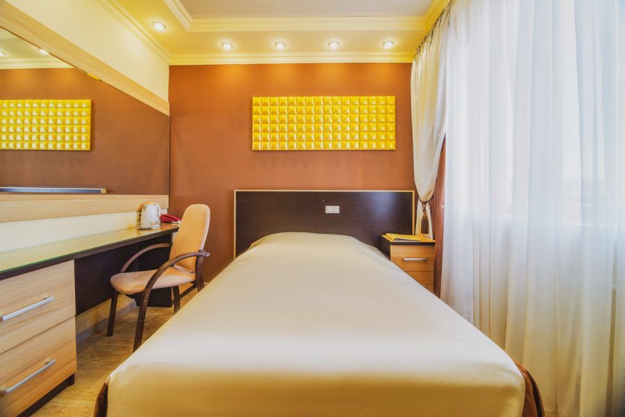 Одноместный стандартный номер в санатории Центросоюз в городе Кисловодске - фотография