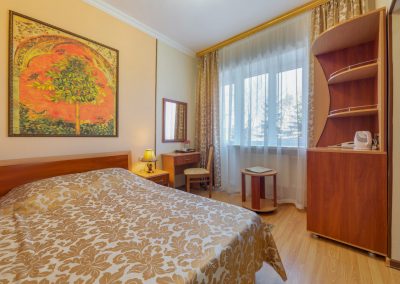 Одноместный стандартный номер в санатории Центросоюз в городе Кисловодске - фотография
