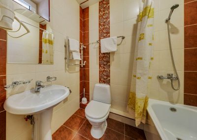 Одноместный стандартный номер в санатории Центросоюз в городе Кисловодске - фотография