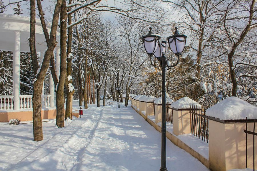 Территория в санатории Центросоюз в городе Кисловодске - фотография