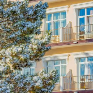 Территория в санатории Центросоюз в городе Кисловодске - фотография