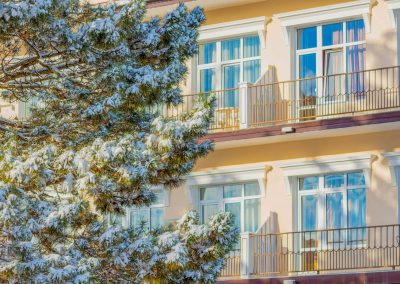 Территория в санатории Центросоюз в городе Кисловодске - фотография