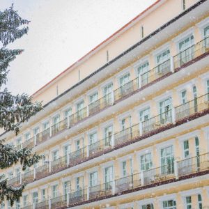 Территория в санатории Центросоюз в городе Кисловодске - фотография