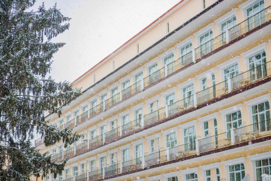 Территория в санатории Центросоюз в городе Кисловодске - фотография