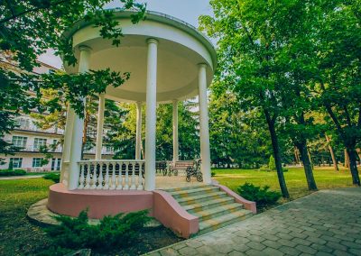 Территория в санатории Центросоюз в городе Кисловодске - фотография