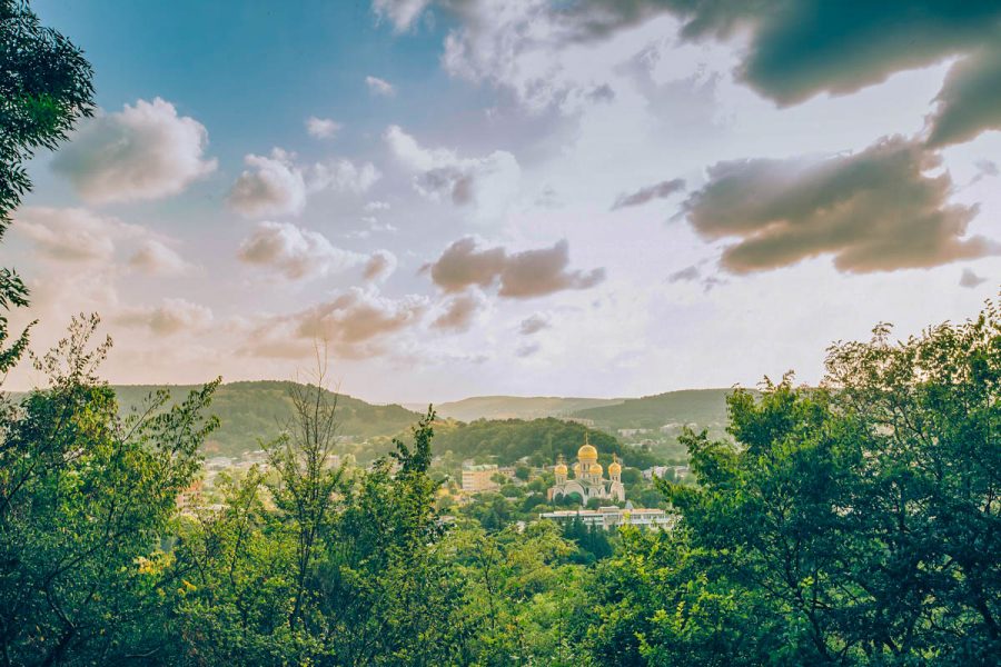 Территория в санатории Центросоюз в городе Кисловодске - фотография