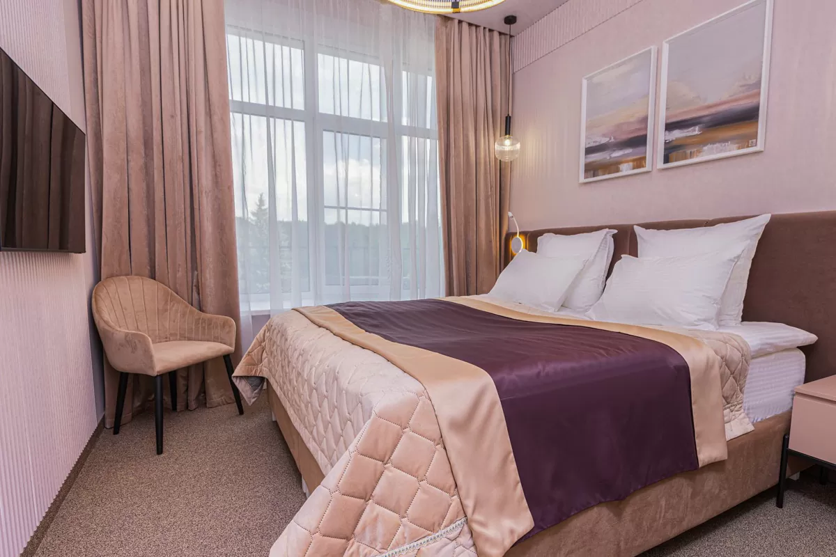 Номер «Люкс Премьер» 2 местный 2 комнатный в санатории Центросоюз в городе Кисловодск - фотография