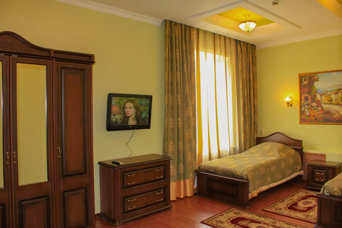 Апартамент в санатории Центросоюз в городе Кисловодске - фотография