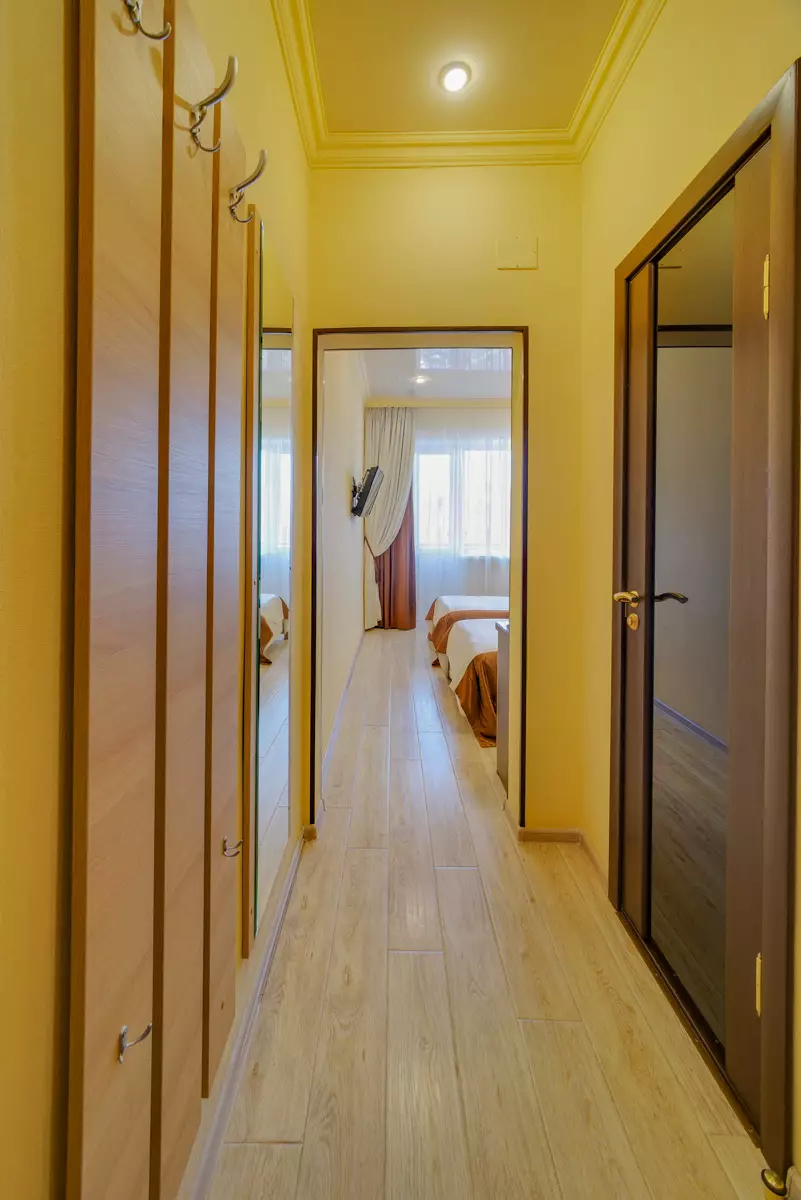 Двухместный стандартный номер в санатории Центросоюз в городе Кисловодске - фотография