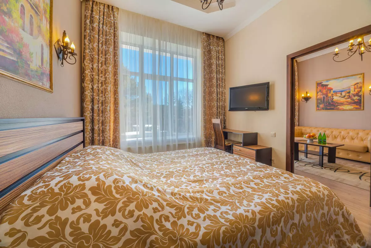 Люкс в санатории Центросоюз в городе Кисловодске - фотография