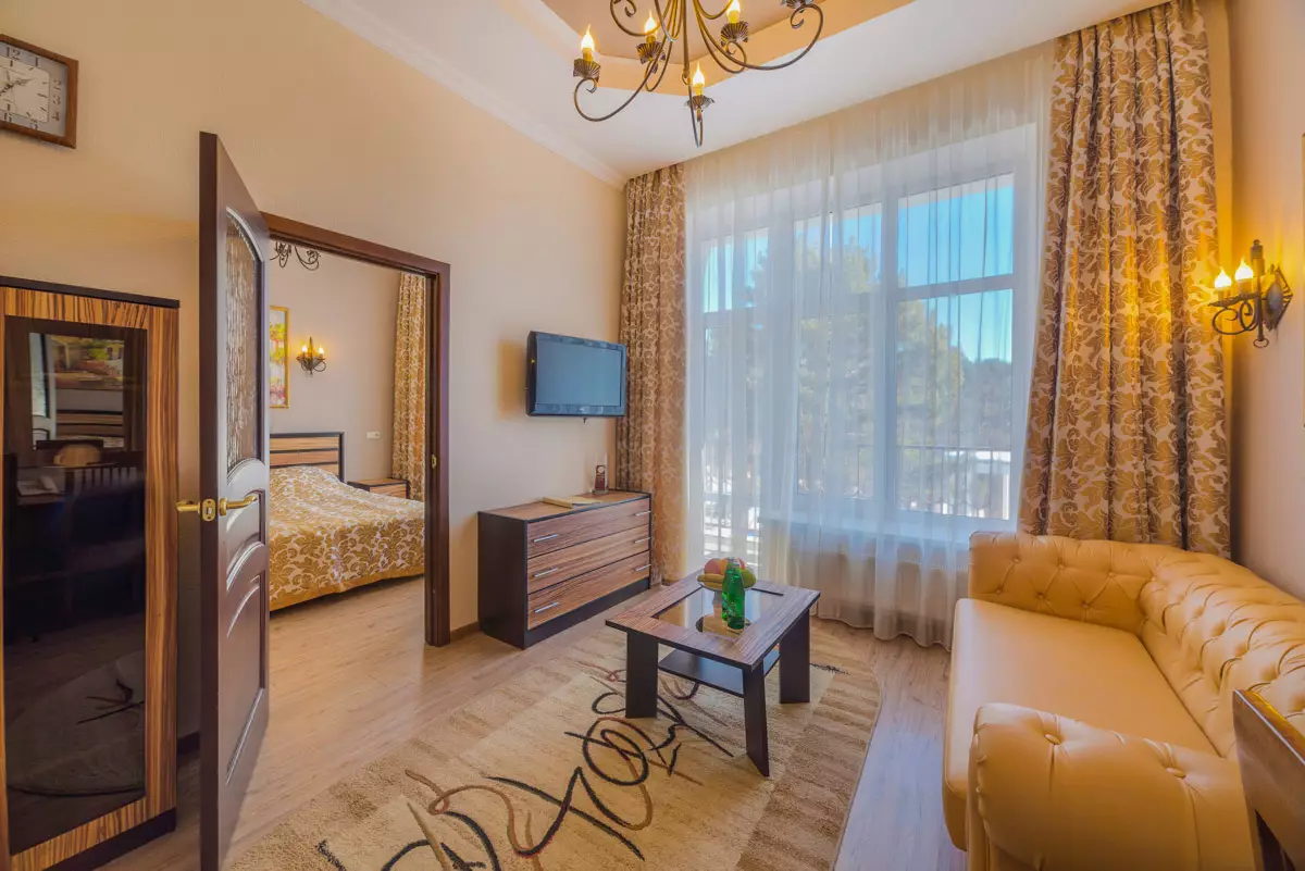 Люкс в санатории Центросоюз в городе Кисловодске - фотография