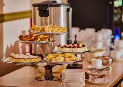 Обеденный зал Гранат в санатории Центросоюз в городе Кисловодске - фотография