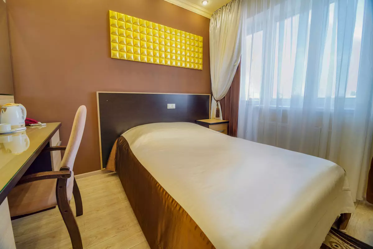 Одноместный стандартный номер в санатории Центросоюз в городе Кисловодске - фотография