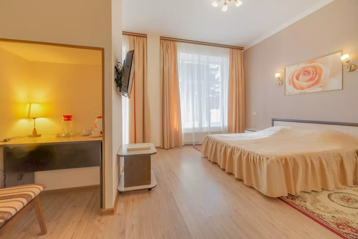 Номер Студия в санатории Центросоюз в городе Кисловодске - фотография