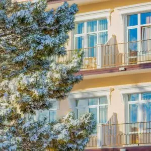 Территория в санатории Центросоюз в городе Кисловодске - фотография