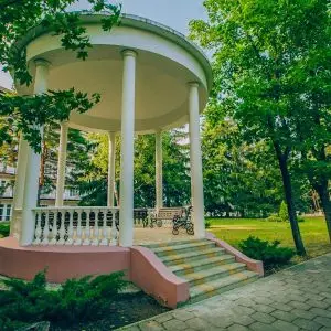 Территория в санатории Центросоюз в городе Кисловодске - фотография